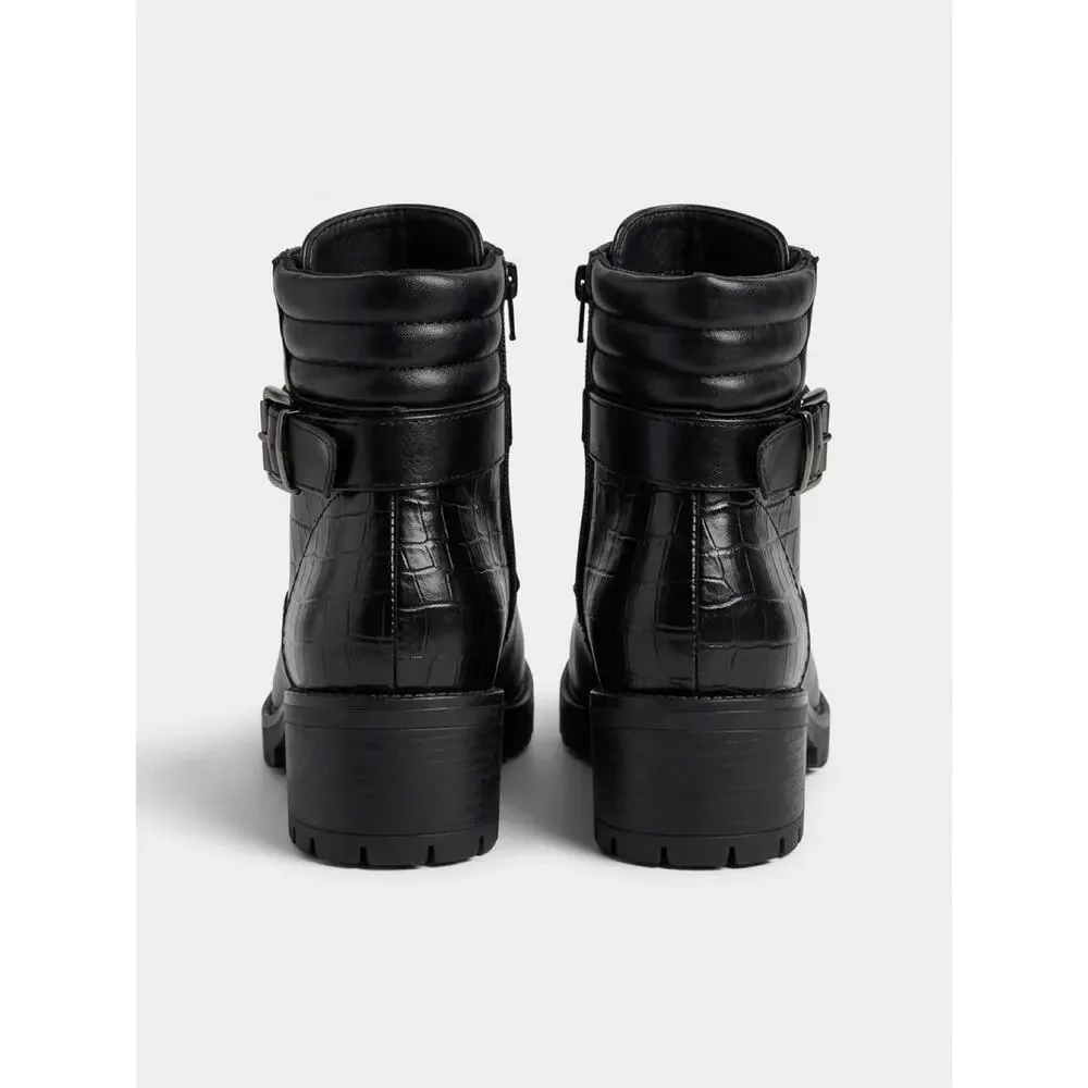 Allot Black Ankle Boots New Size 8